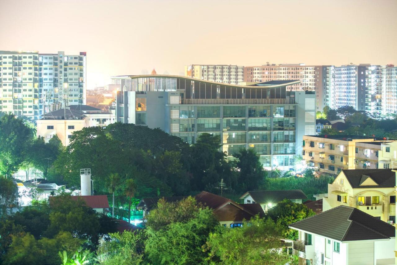 Gems Park Don Mueang Airport And Bts Hotell Bangkok Exteriör bild